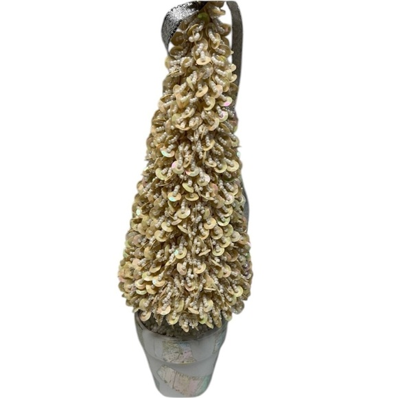 Holiday Christmas Tree Handcrafted - Picture 1 of 10